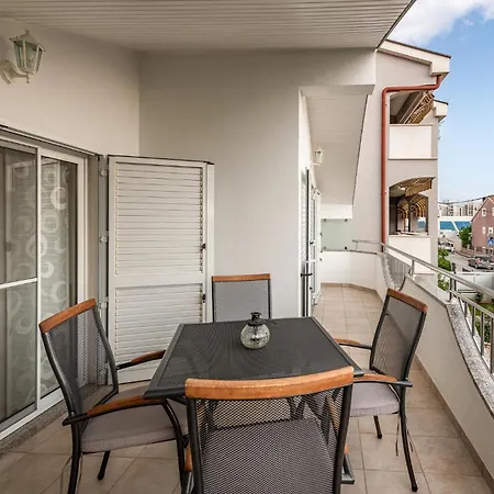 2 Bedroom Lovely Apartment In Zadar Zadar